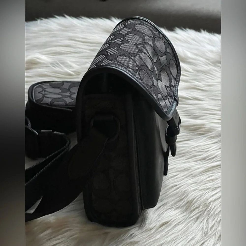 CC086 - Coach Charter North/South Crossbody With Hybrid Pouch - Picture 2 of 14